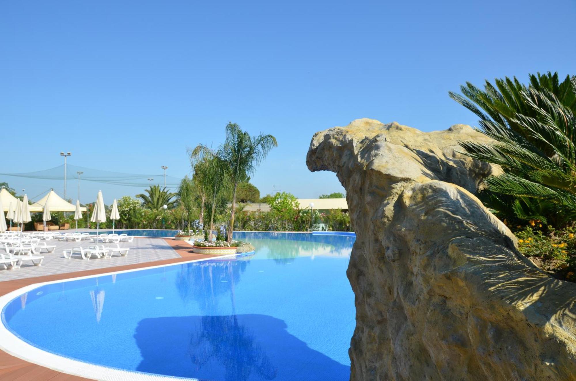 Alessidamo Club Metaponto Hotel Buitenkant foto
